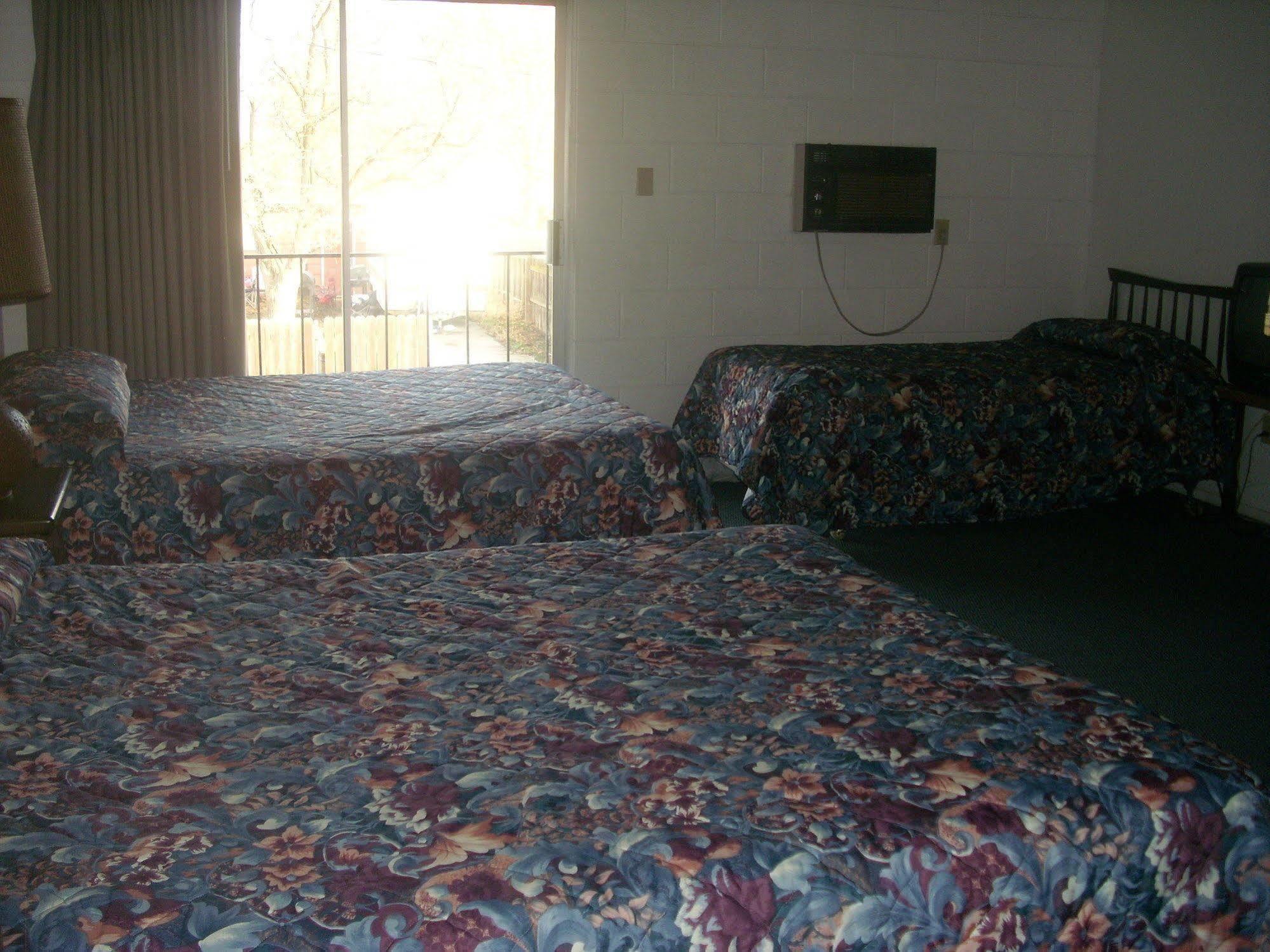 M&M Motel Connell Exterior photo
