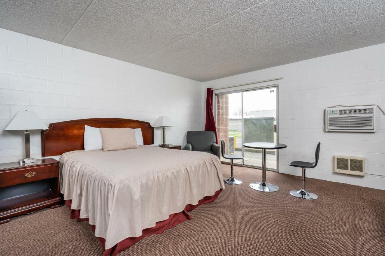 M&M Motel Connell Exterior photo