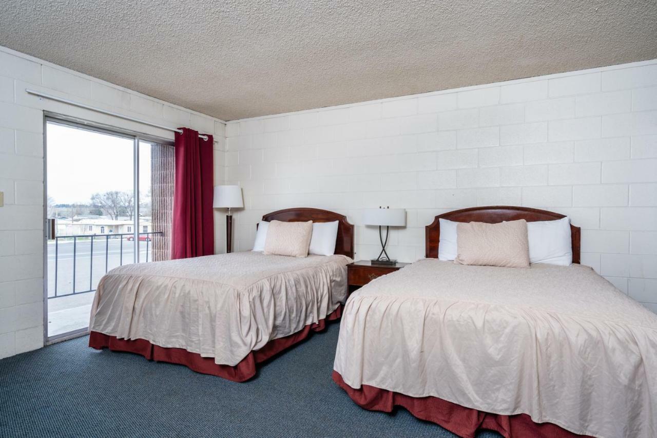 M&M Motel Connell Exterior photo