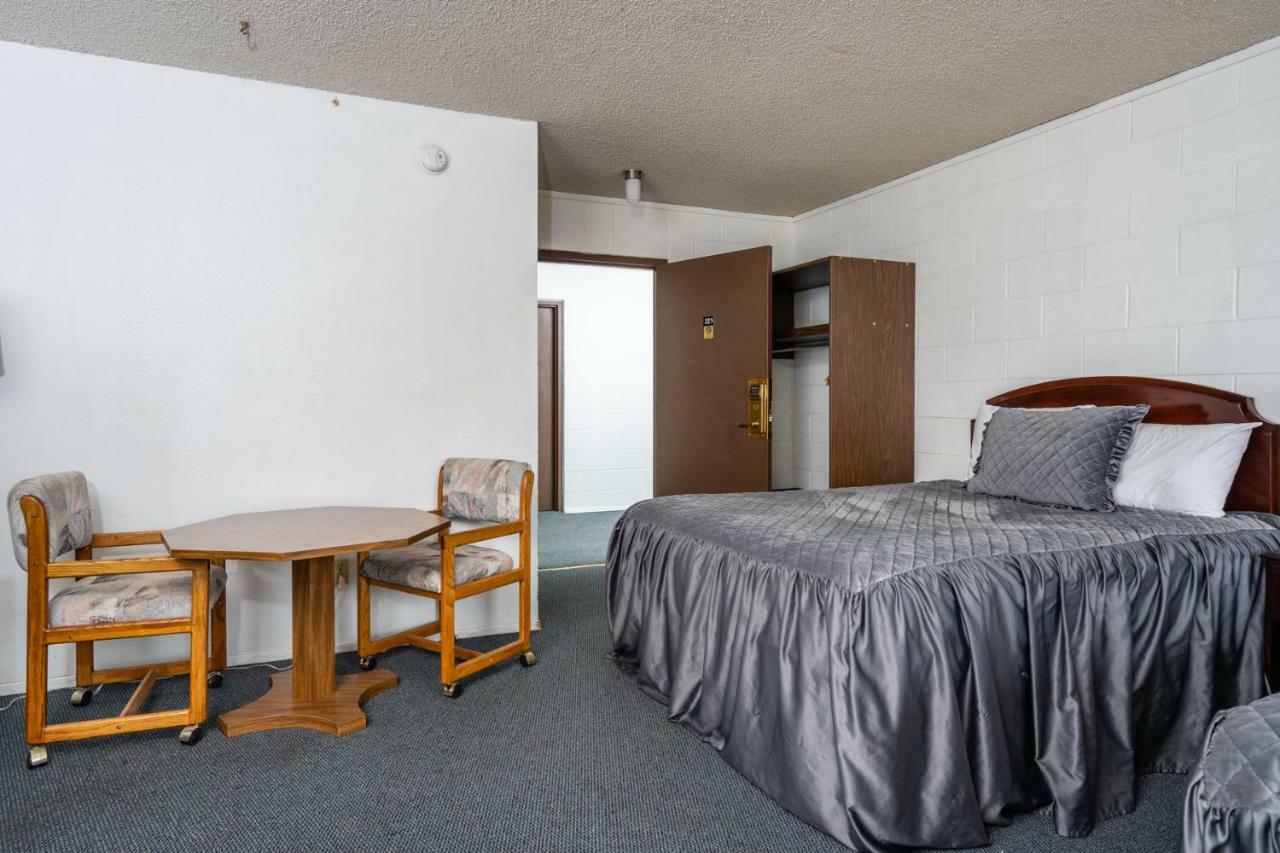 M&M Motel Connell Exterior photo